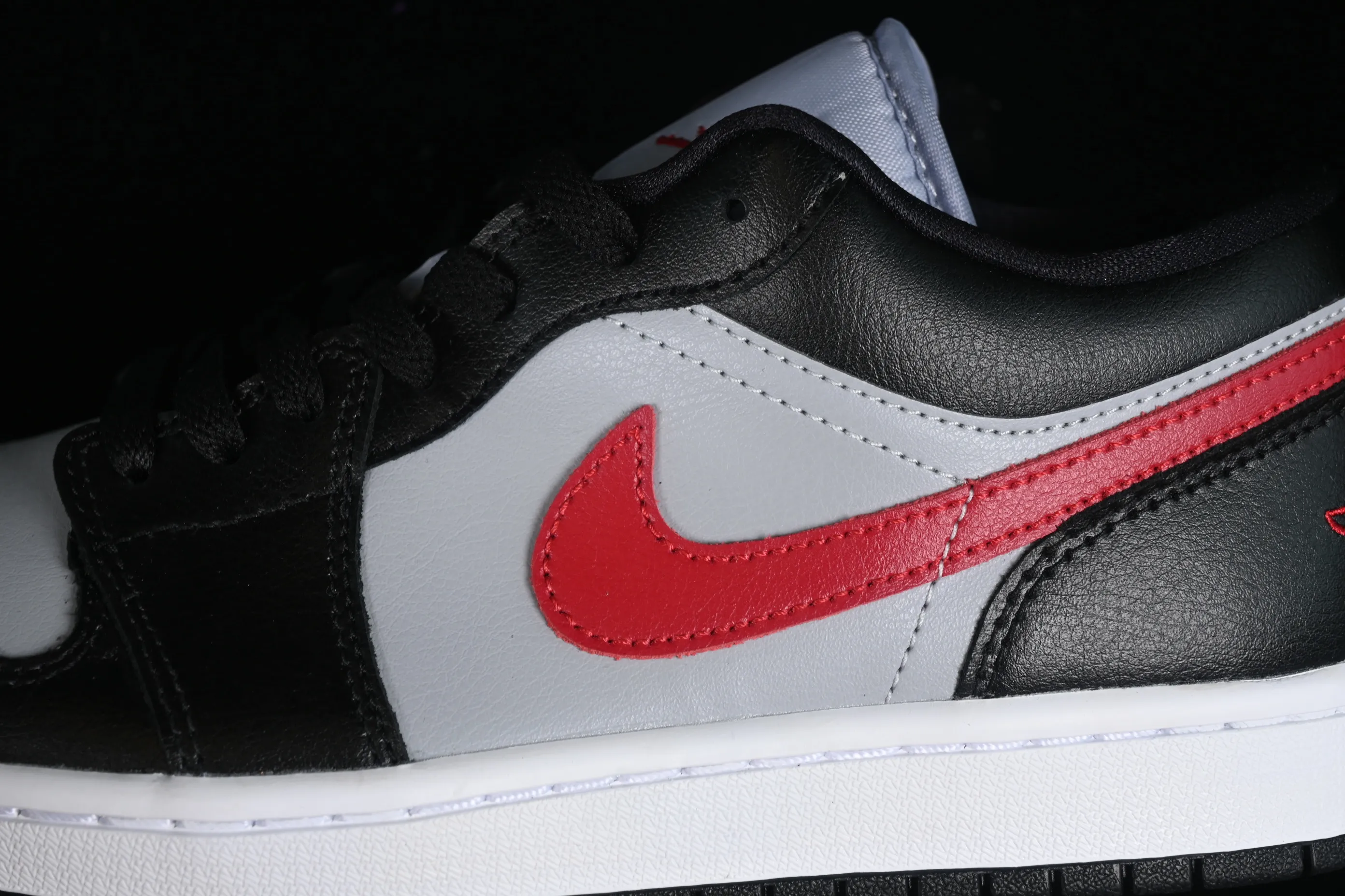 All categories Air Jordan Jordan series basketball shoes Air Jordan 1 Low G version pure original Air Jordan 1 Low AJ1 Joe 1 black gray red hook low-top cultural basketball shoes DC0774-062
